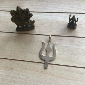 SILVER TRISHUL PENDANT 🕉